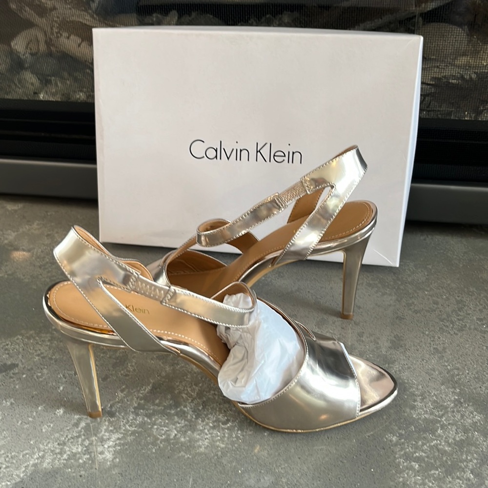 Size 11 Calvin Klein metallic heels for the holidays
